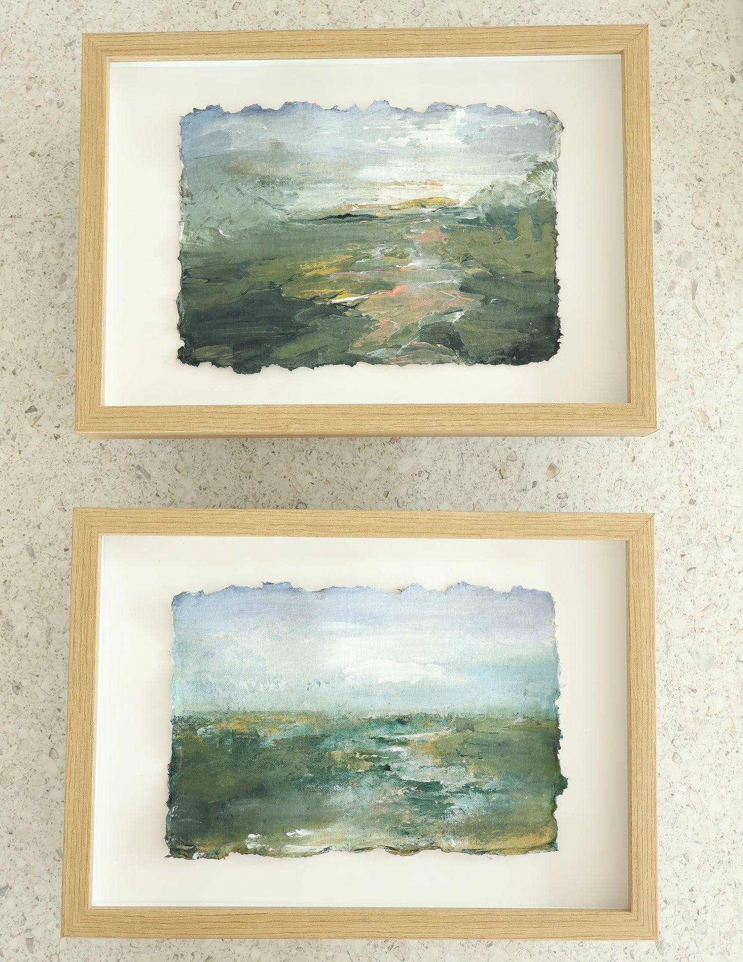 "Calming green valley" maalaus käsintehdylle paperille (32x23cm kehystettynä)